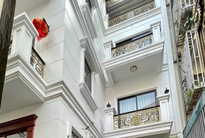Giảm 1.5 tỷ, bán nhà Nguyễn Sơn. Phân lô hàng không oto tránh, Giá đầu tư 125m2