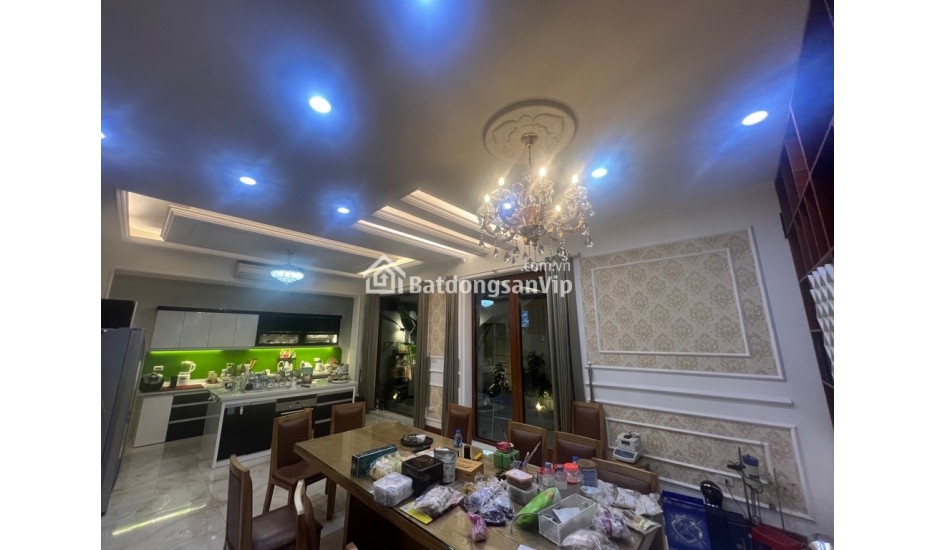 Hoa Hậu Vinhomes Riverside! Biệt thự thuộc dãy Shope house- khu VIP nhất Long Biên - Đoạn đẹp nhất phố Nguyễn Lam - Dòng tiền 70 triệu/ tháng