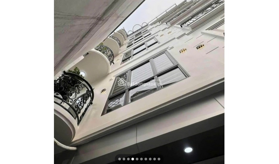 Chính chủ nhờ bán nhà phố Hồng Tiến, 56m, ngõ ô tô tránh, thang máy, hơn 10 tỷ.