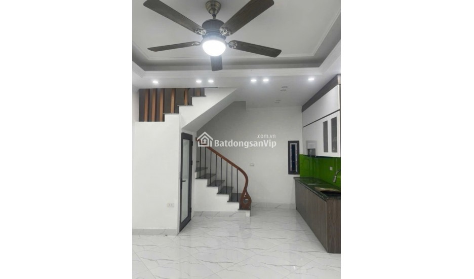 Bán nhà Trâu Quỳ, Gia Lâm - 30 m2 - Nhà mới tinh, sẵn về ở, ô tô đỗ cách 20m - Giá 4.45 tỷ