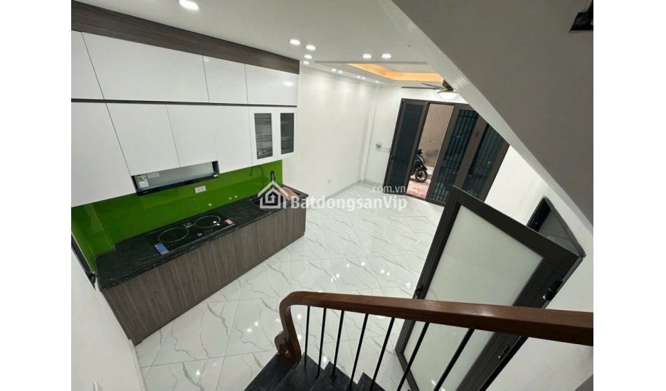 Bán nhà Trâu Quỳ, Gia Lâm - 30 m2 - Nhà mới tinh, sẵn về ở, ô tô đỗ cách 20m - Giá 4.45 tỷ