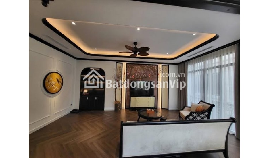 Nhà đẹp mang phong cách hiện đại,trẻ trung ,khu vực Long Biên ngõ thông  oto,có thể kinh doanh -tiện ích nhiều
