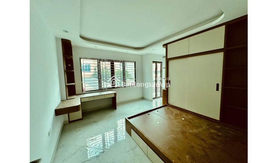 NHÀ LAI XÁ – Ô TÔ TRÁNH – KINH DOANH NHỎ – NGÕ THÔNG TỨ TUNG