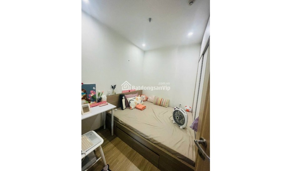 Bán gấp chung cư Vinhomes Oceanpark 1 - DT 55 m2 - 2N 1WC - Có sổ đỏ, ở ngay - Giá 3,95 tỷ