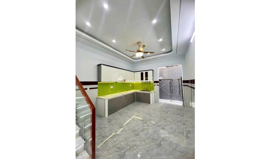 Nhà Mới Xây 3 Tầng – 4x16m – Sổ Hồng Riêng – Gần Chợ Hưng Long – 2.4 Tỷ