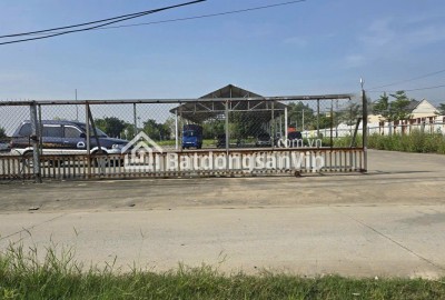 Vị Trí VÀNG Cửa Ngõ TP.HCM! 300m² Đất Bến Lức, Chỉ 5 Phút Đến Bình Chánh, Sổ Đỏ Sẵn, Tiềm Năng Tăng Giá Gấp Đôi Khi Cao Tốc Mở Rộng.