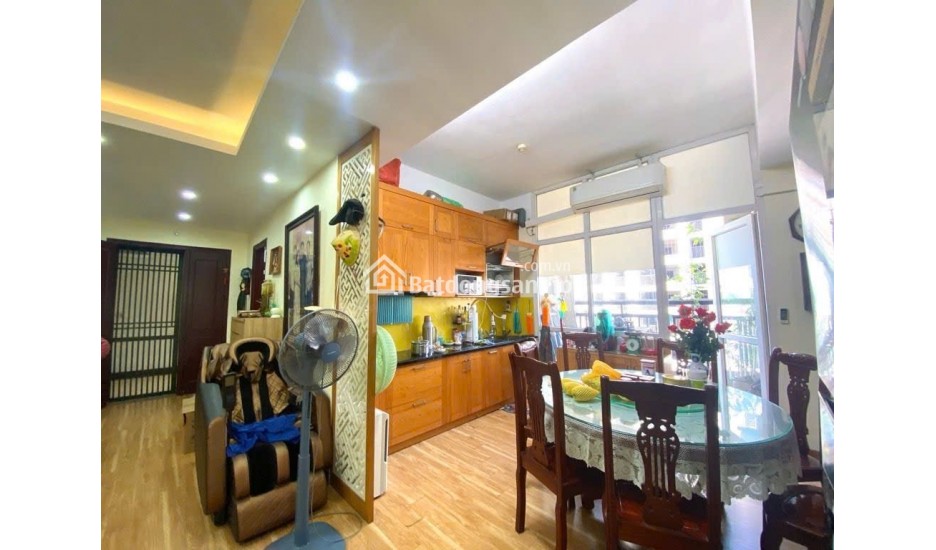 Bán căn hộ Chung cư C18,ngõ 655 Lạc Long Quân (Cạnh Quận ủy Tây Hồ cũ)