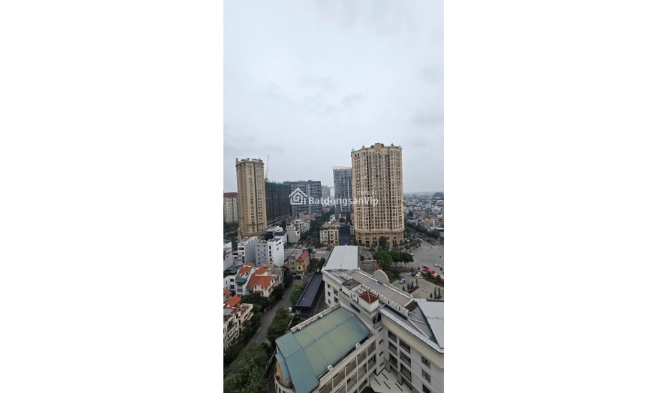 Bán căn chung cư 2 ngủ, tòa C18, ngõ 655 Lạc Long Quân