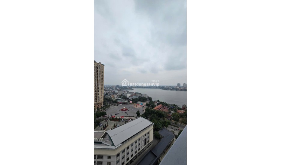 Bán căn chung cư 2 ngủ, tòa C18, ngõ 655 Lạc Long Quân