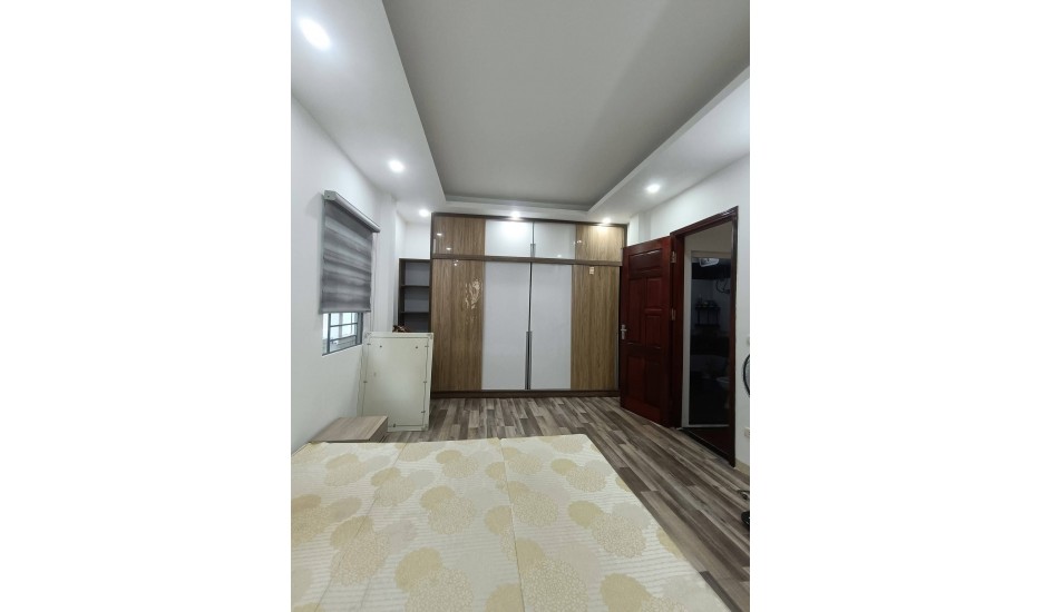 -Vĩnh Hưng- Hoàng Mai -38m, 5tâng,mt5m -Hơn 6tỷ + Sổ đỏ vuông đẹp +Lh:0972.284.186 để đc tv và tt chi tiết