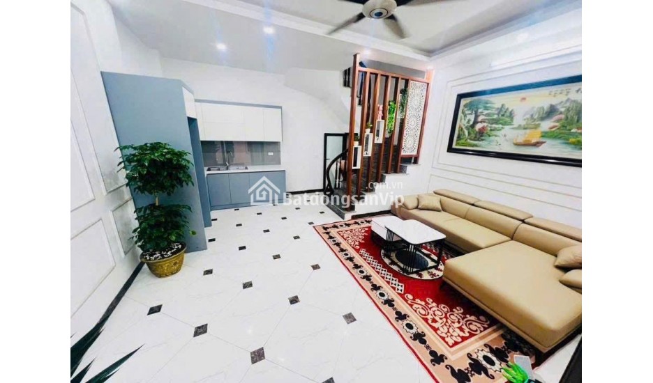 Bán căn nhà ngõ 87.18.6D phúc lợi - 34m2  - 5 tầng - 7 tỷ 450 tỷ.có thương lượng