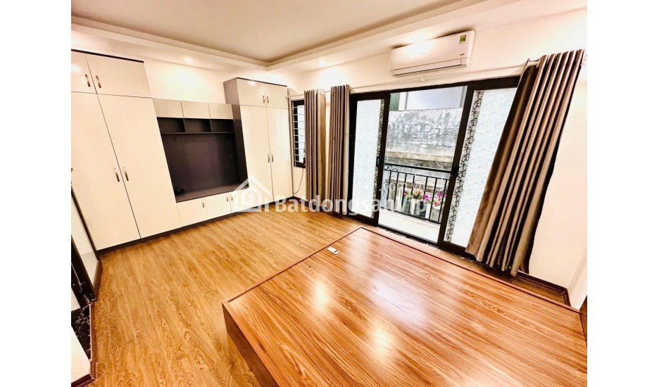 Bán căn nhà ngõ 87.18.6D phúc lợi - 34m2  - 5 tầng - 7 tỷ 450 tỷ.có thương lượng