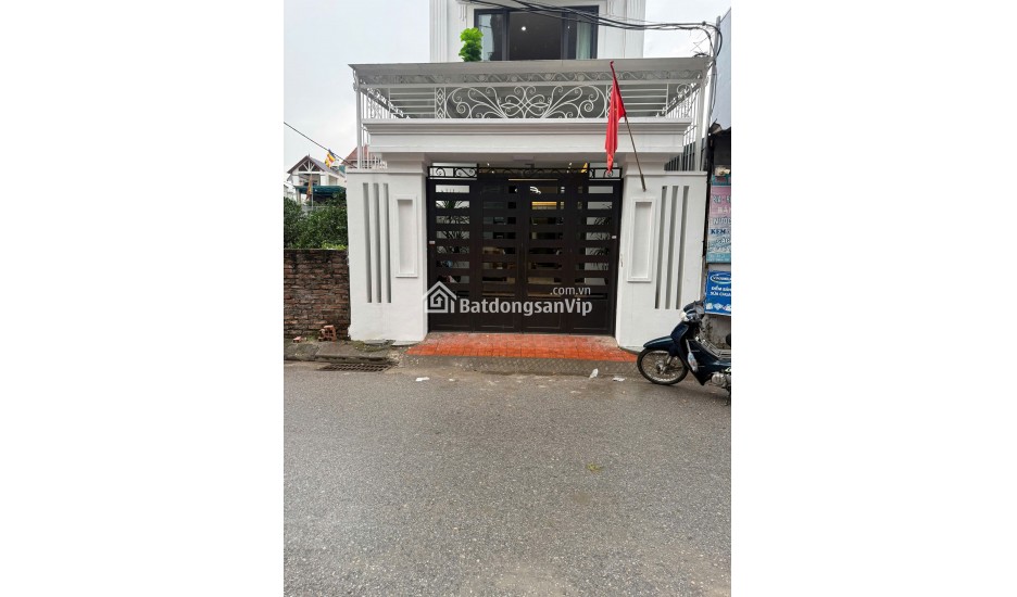 Chủ gửi bán căn nhà cự khối long biên  Dc : ngõ 691.29B - bát khối 90m2