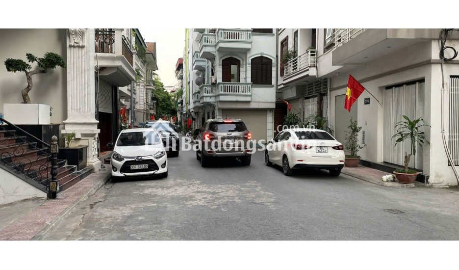 CHỦ HẠ CHÀO 600 Triệu , TRUNG TÂM NGUYỄN SƠN - GIA THUỴ - NGUYỄN VĂN CỪ